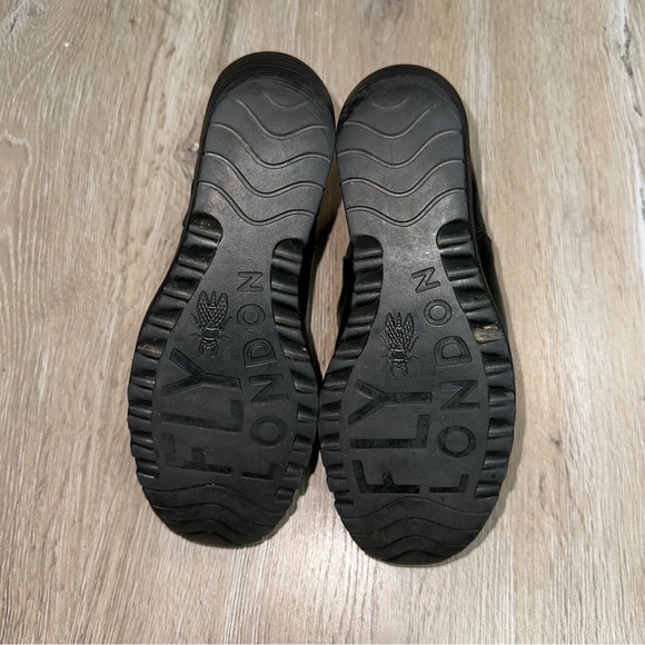 Fly London Yoss Black Casual Pull-On Chelsea Boots Mousse Leather Size UK 4 EU37 - Picture 11 of 13